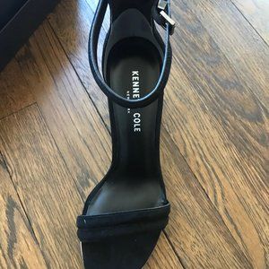 NEW IN BOX Kenneth Cole Lex Suede Ankle Strap Heel
